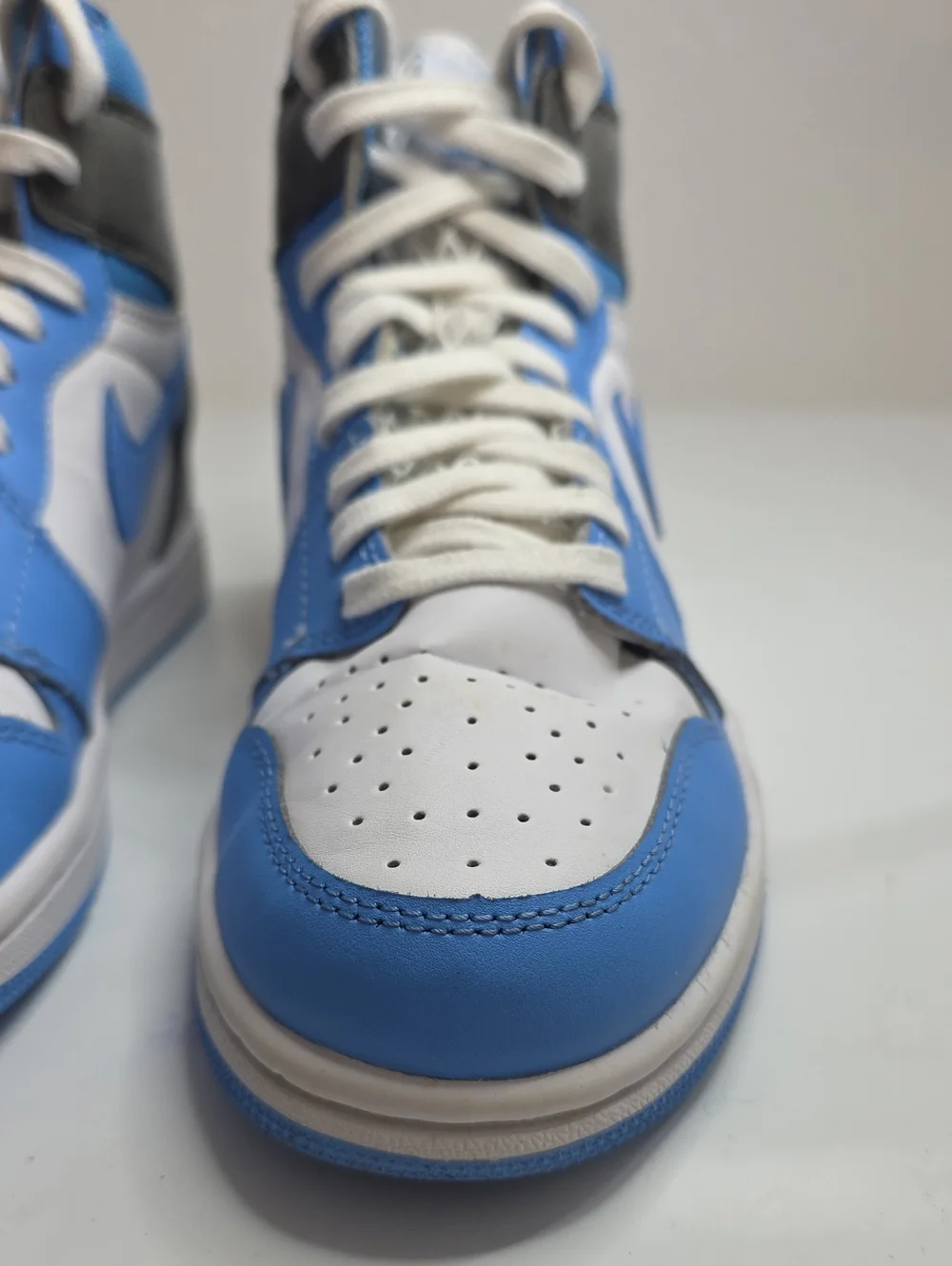 NIKE AIR JORDAN 1 MID UNIVERSITY BLUE GRAY (GS)4.5Y LADIES 6 VGUC CLEAN SNEAKERS